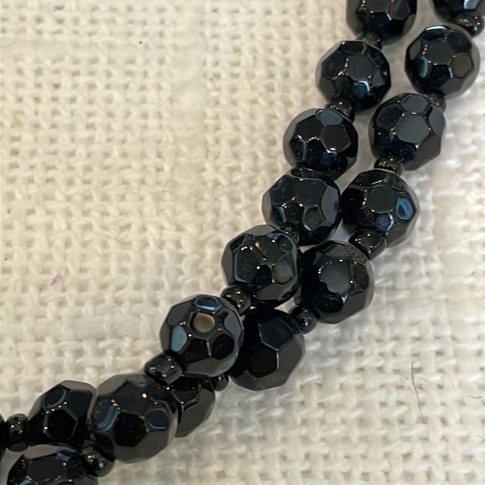 💐5/25 double strand faceted acrylic black and seed beads - Picture 2 of 6